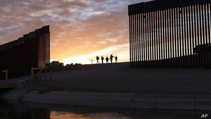 ¿Cómo funciona la deportación acelerada en la frontera sur de Estados Unidos?