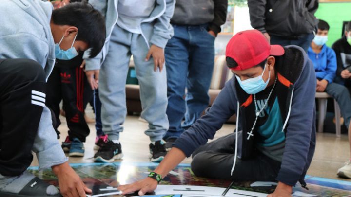Las narrativas ancestrales mayas ayudan a los niños migrantes retornados en su reintegración emocional en Guatemala