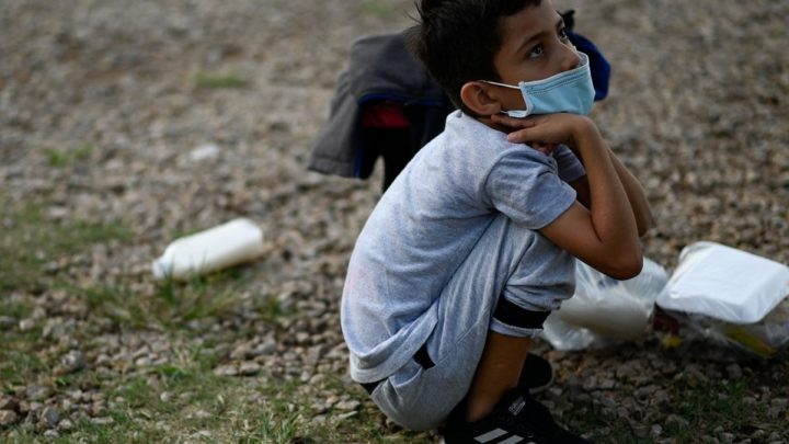 Son descubiertos 41 indocumentados que viajaban de forma irregular en Guatemala