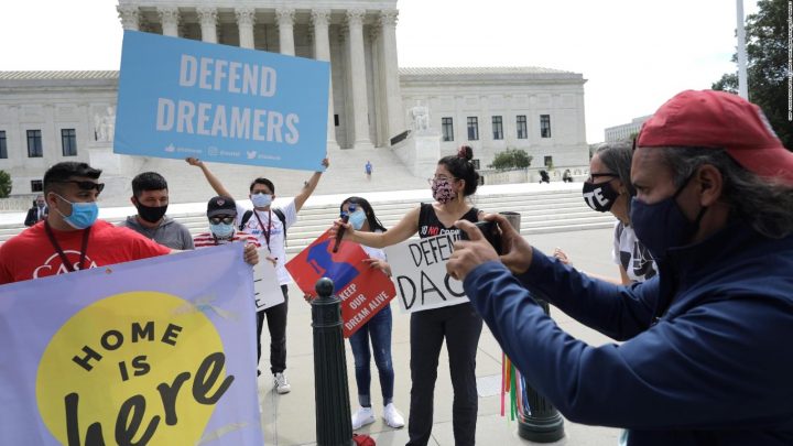 ¿Qué es y cómo funciona DACA, el programa que protege a los “dreamers” de la deportación