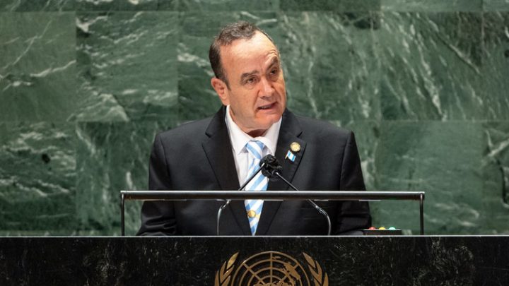 Guatemala insta a construir “muros de prosperidad” para detener la migración irregular