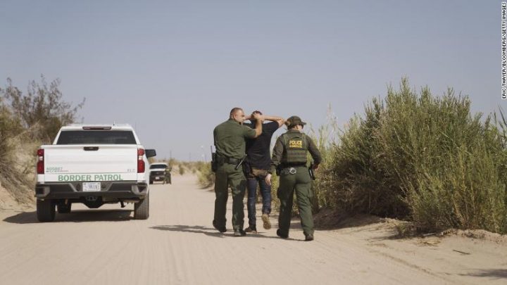 Estados Unidos registró más de 1,6 millones de arrestos en la frontera sur el año pasado, el número más alto registrado