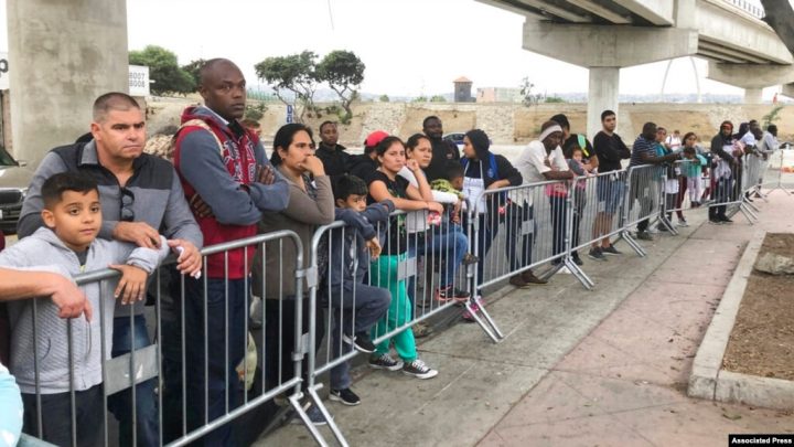 La Administración Biden reduce los arrestos de inmigrantes indocumentados