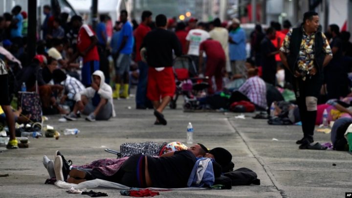 Mayorkas ordena poner fin a la política ‘Permanecer en México’