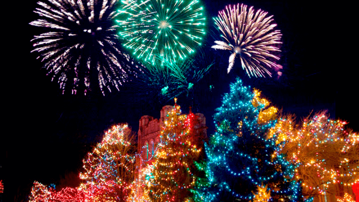 Migrantes venezolanos en Colombia buscan ayudar a sus familias en las tradiciones