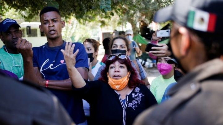 México ofrecerá «tarjetas humanitarias» a los migrantes más vulnerables de la caravana