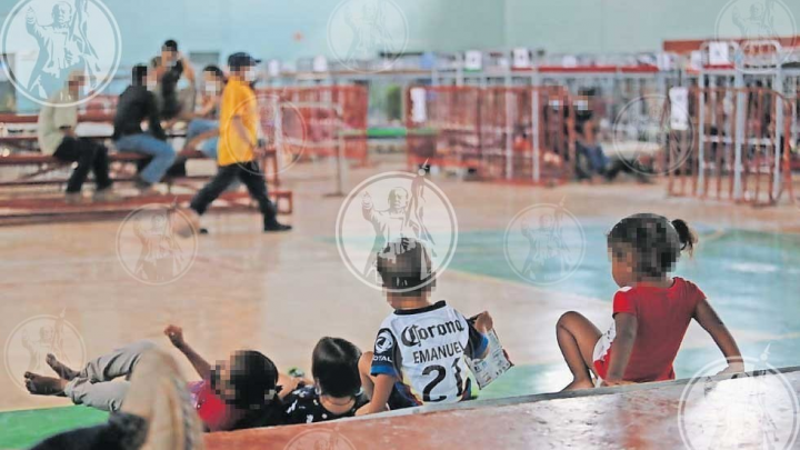 Donan 2 mil libros para biblioteca de migrantes