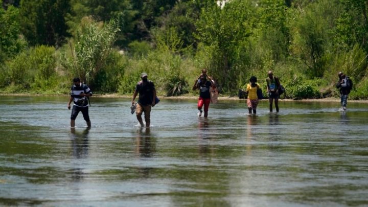 Autoridades migratorias de #Guatemala se reúnen para coordinar flujo migratorio terrestre