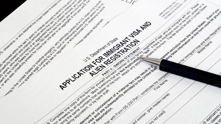 Grupos pro inmigrantes reciben fondos para ayudar a personas del Distrito 9