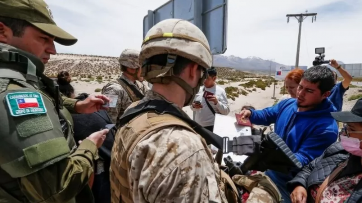 La crisis migratoria lleva al gobierno de Boric a militarizar la frontera norte de Chile