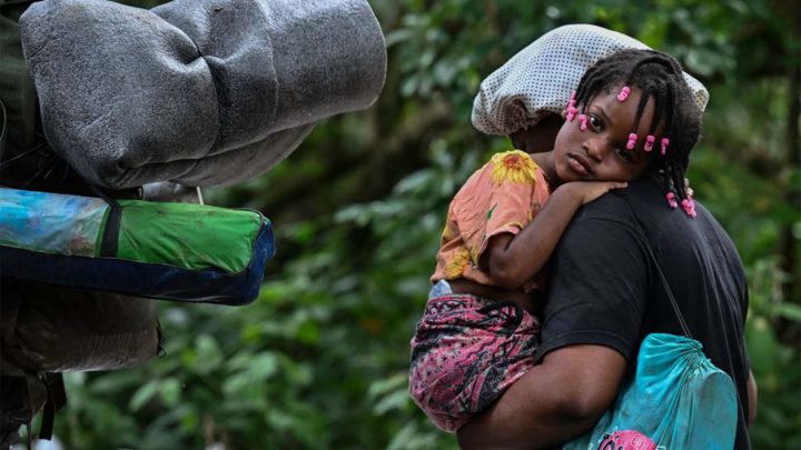Destinados a su suerte: cada vez más niños cruzan la temida selva del Darién