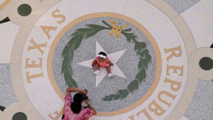 Los hispanos ya superan en número a los blancos en el estado de Texas