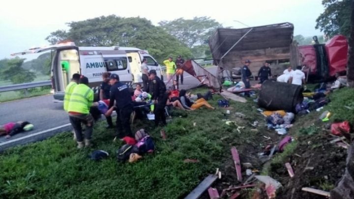 Al menos 10 migrantes cubanas mueren en accidente de carretera en México