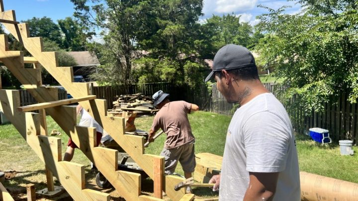 ¿De qué se trata la ley SB 1718 y por qué hay dos detenidos?