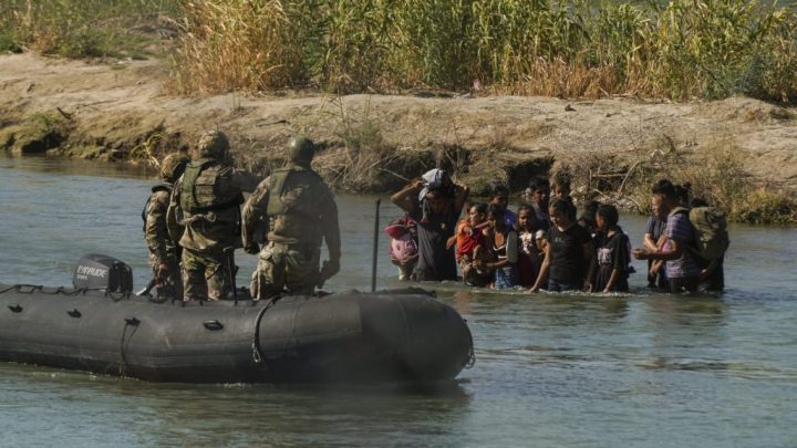 Récord en la frontera: más de 260.000 inmigrantes cruzaron en septiembre