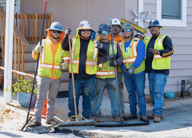 Trabajadores inmigrantes se organizan con el Sindicato de Trabajadores de la Construcción y ganan estatus migratorio