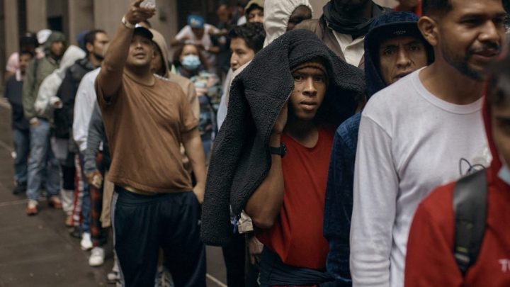 Alcalde Eric Adams: La ciudad de Nueva York está desbordada de inmigrantes