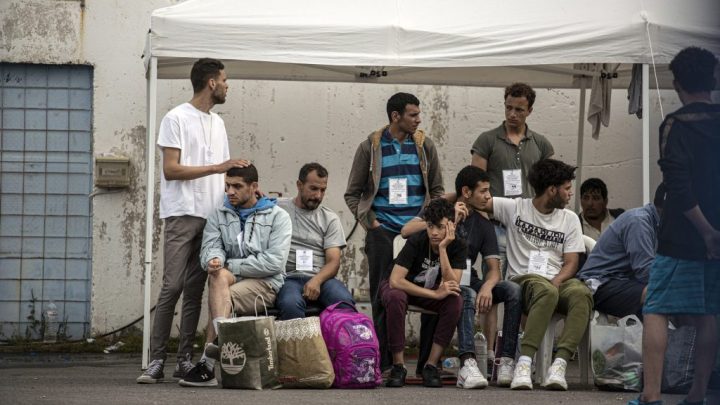 Massachusetts enfrenta crisis en refugios para familias inmigrantes sin hogar