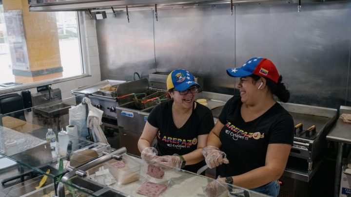 Llenar empleos con inmigrantes se enfrentan a 9 millones de solicitudes atrasadas