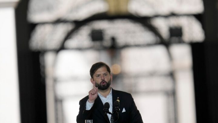 Chile empadrona a 105.000 migrantes que ingresaron clandestinamente al país