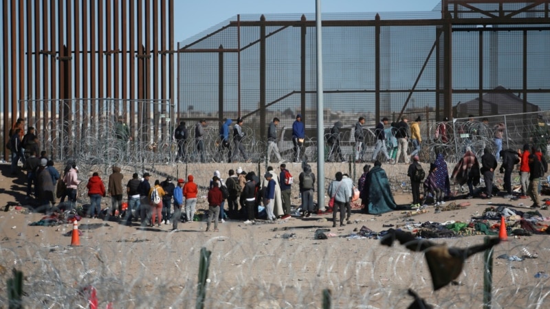 México retira campamento de migrantes en la frontera mientras EEUU intensifica la presión
