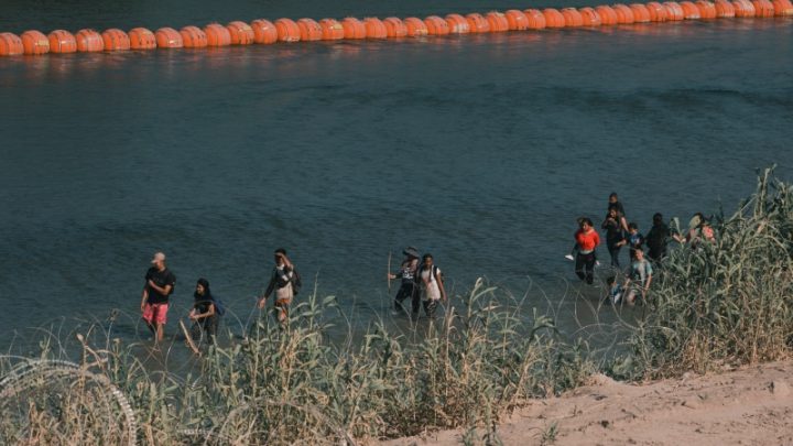 México suspende deportaciones de inmigrantes por falta de dinero