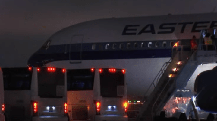 Solicitantes de asilo que se dirigían a Nueva York aterrizaron inesperadamente en Filadelfia