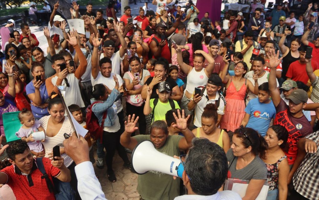 Inmigrantes preparan caravana en el sur de México para Navidad