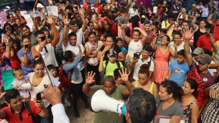 Inmigrantes preparan caravana en el sur de México para Navidad