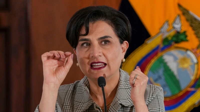 Ecuador pide estatus de protección temporal para sus migrantes en EEUU ante conflicto interno