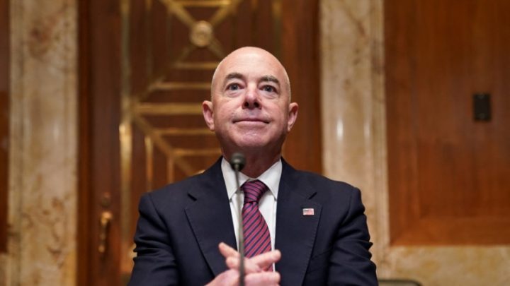 Republicanos buscan destituir a Mayorkas