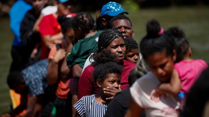 120.000 menores de edad cruzaron la selva del Darién en 2023
