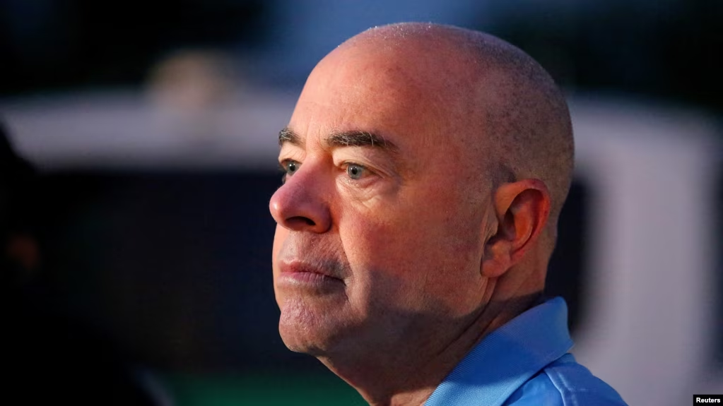 Presentan artículos de juicio político contra el secretario de Seguridad Nacional