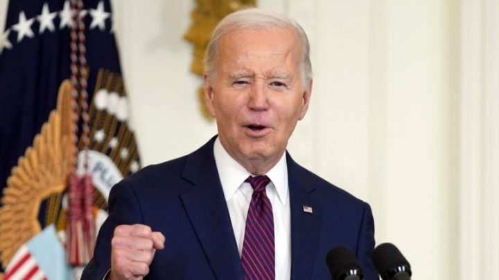 Biden dice a gobernadores que contempla decreto sobre inmigración