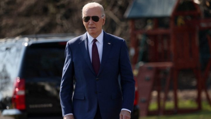 Florida puede desafiar política fronteriza de «captura y liberación» de Biden, según juez