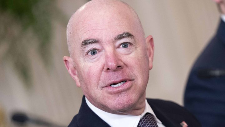 La Cámara Baja votaría este martes sobre un juicio político a Mayorkas