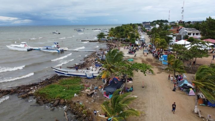 Migración a través del Darién se interrumpe tras captura de capitanes de embarcaciones en Colombia