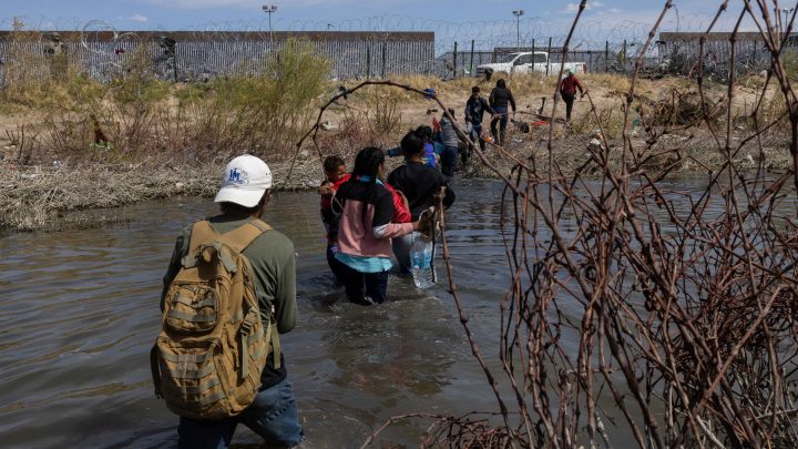 Biden propone fondo de $4,700 millones para responder a llegada masiva de migrantes