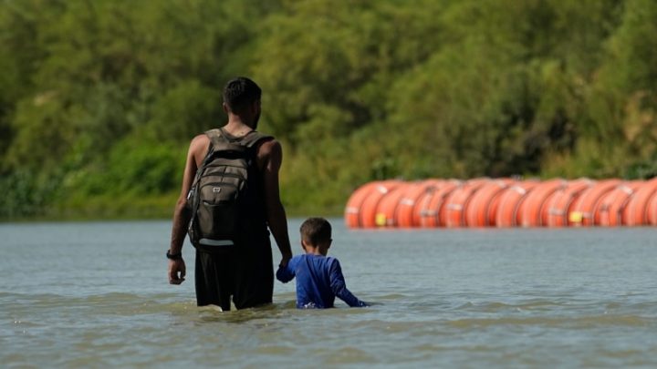 Gobierno de Biden planea más cambios para acelerar el proceso de asilo para nuevos migrantes