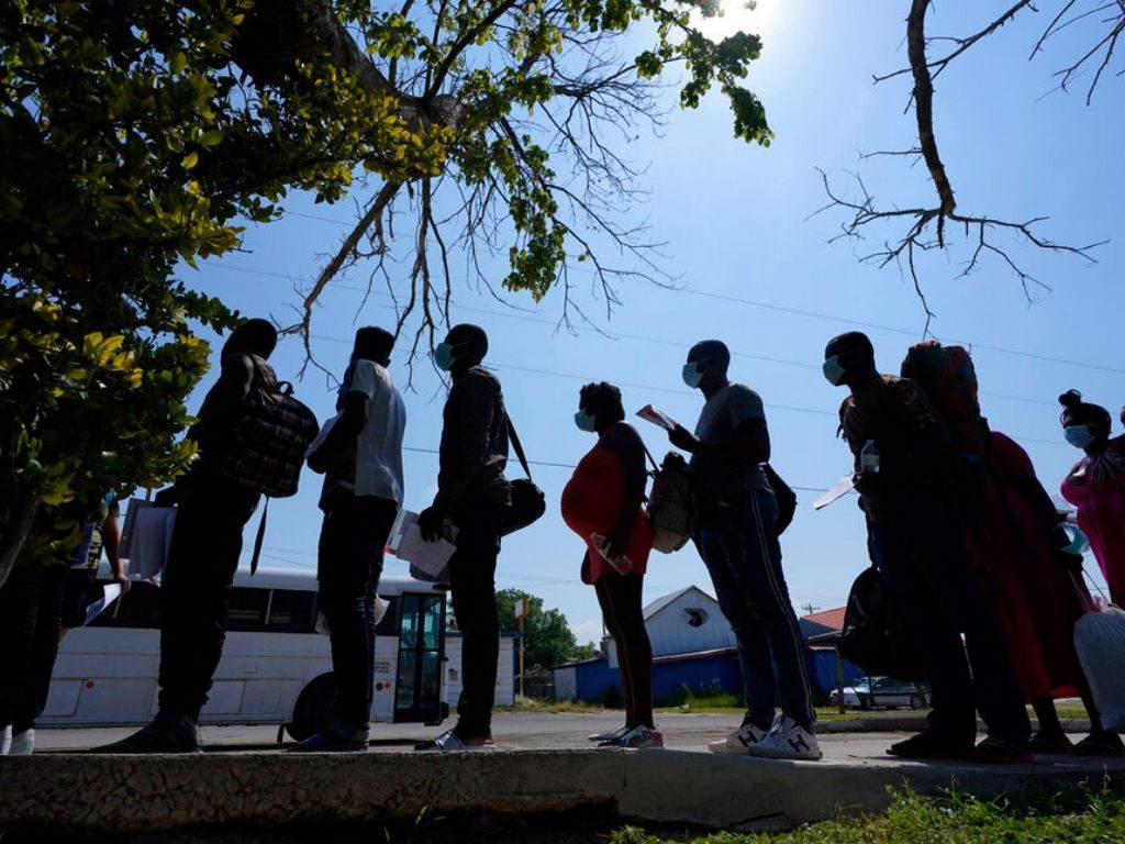 EE. UU.: Corte Suprema suspende aplicación de “Permanecer en México”