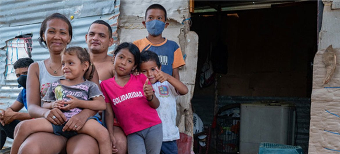Unos 2000 venezolanos siguen cruzando a diario la frontera con Colombia