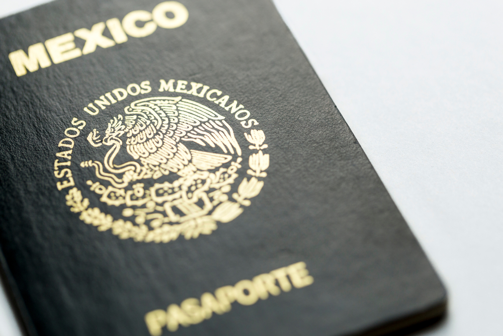 El Consulado de México de Los Ángeles inicia la expedición de pasaportes electrónicos