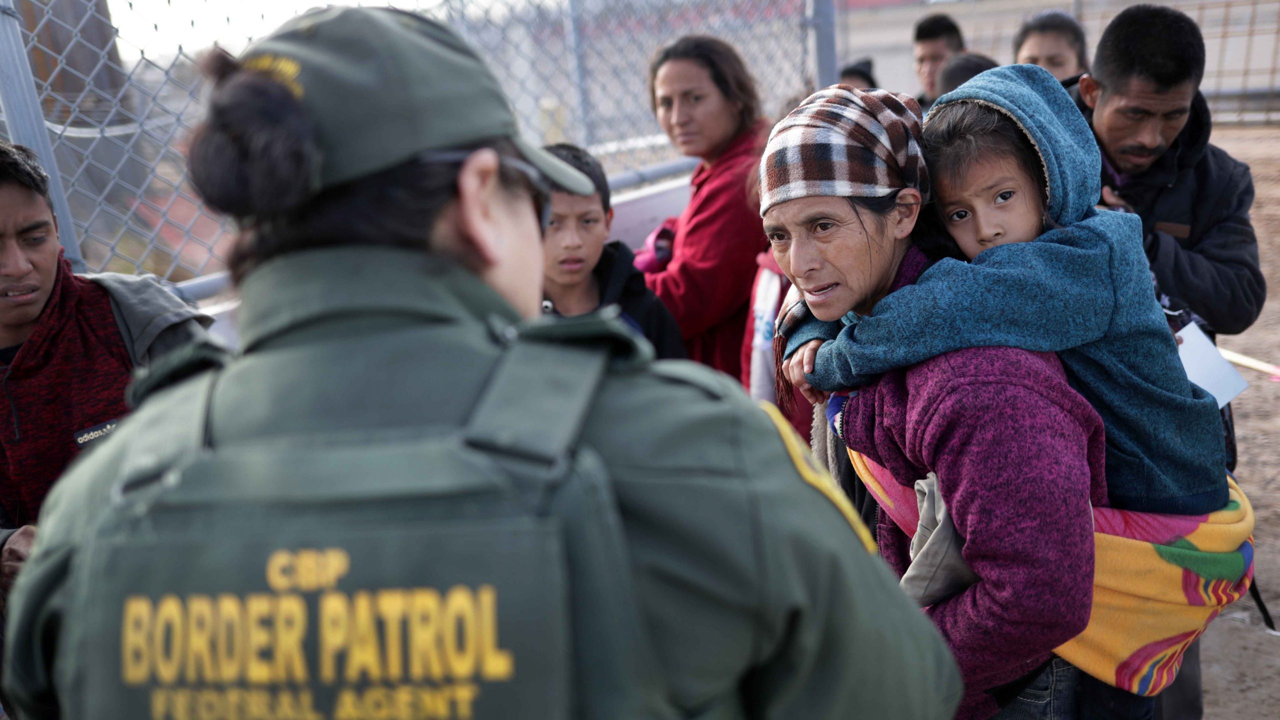 Estados demandan al gobierno de Biden para frenar la suspensión del Título 42