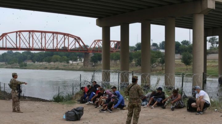 Entran en vigor nuevas reglas para las solicitudes de asilo en la frontera de EEUU