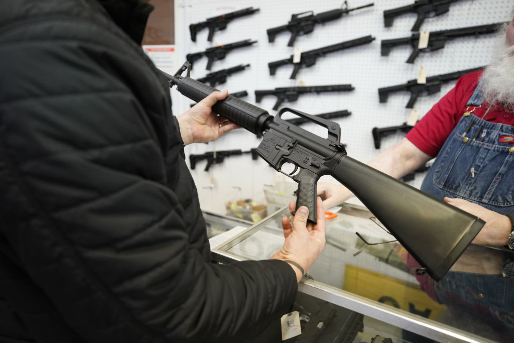 Biden y la Segunda Enmienda que protege el derecho a las armas: “no es absoluta”