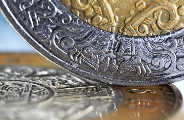 #Peso se deprecia 0.38 por ciento al inicio de este lunes