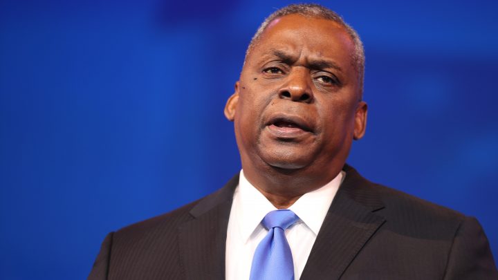 Los jefes de defensa de EEUU y Rusia hablan por primera vez desde la invasión