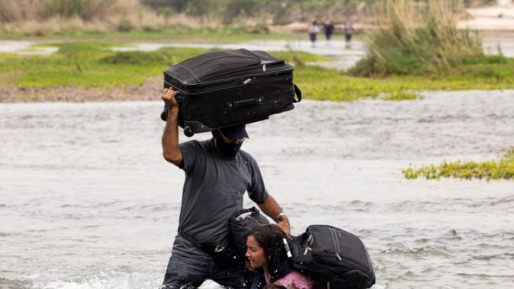 La migración venezolana es un torrente de gente que ahora fluye por nuevas rutas