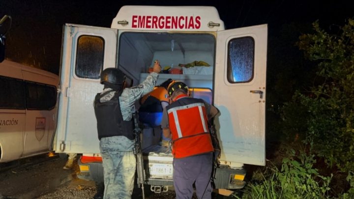 Encuentran a 94 migrantes abandonados en un tráiler en México
