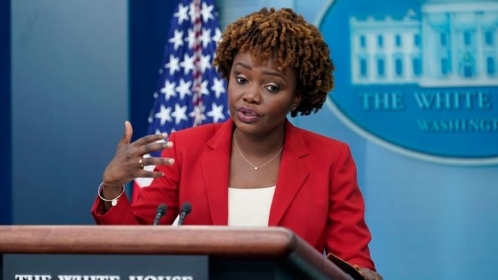 Biden pide a Corte Suprema que avale política de deportación